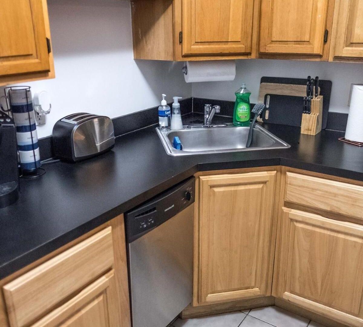 2br Near Mount Sinai & Metropolitan Hospitals Apartment *