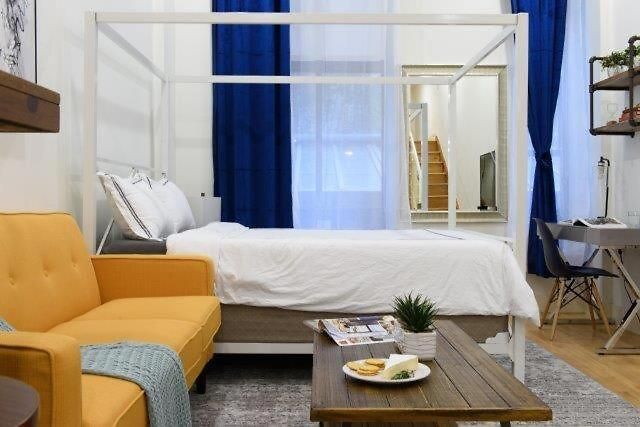 Apartment 244 East