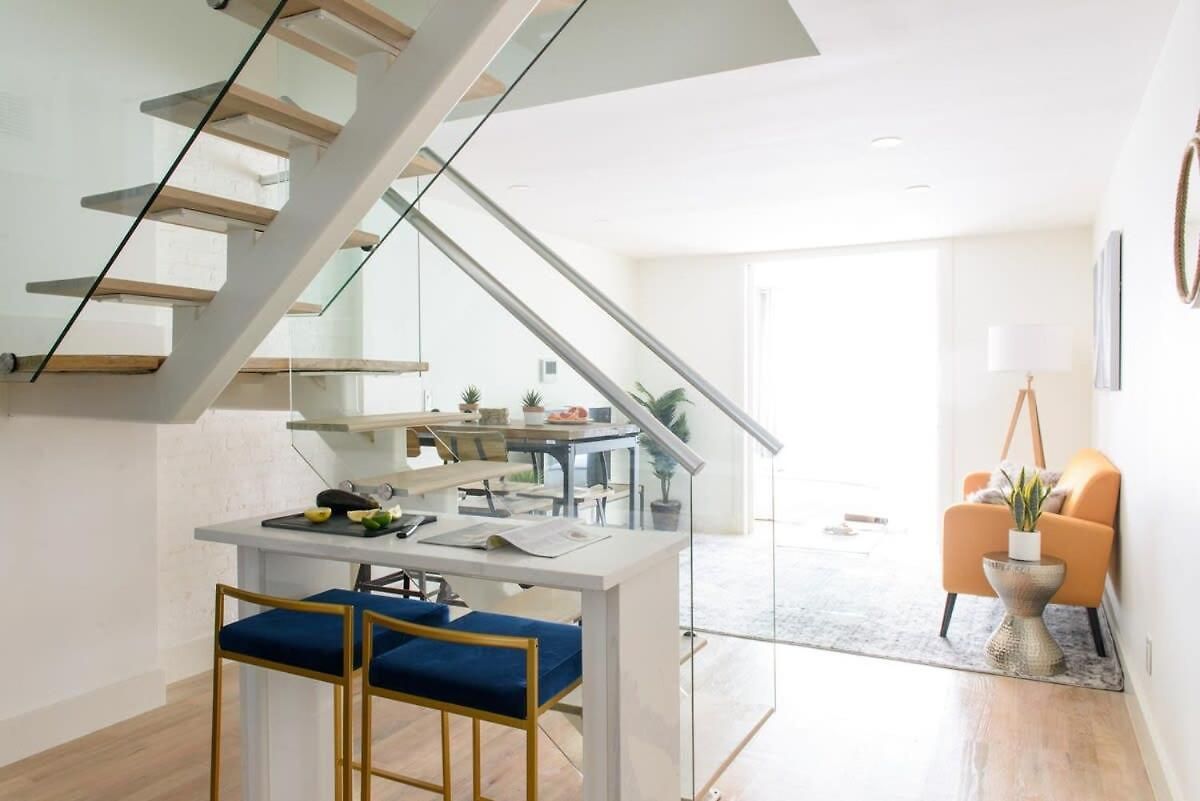 Apartment 244 East New York