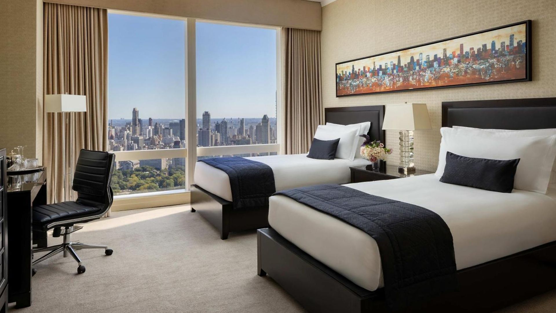 Mandarin Oriental, Hotel