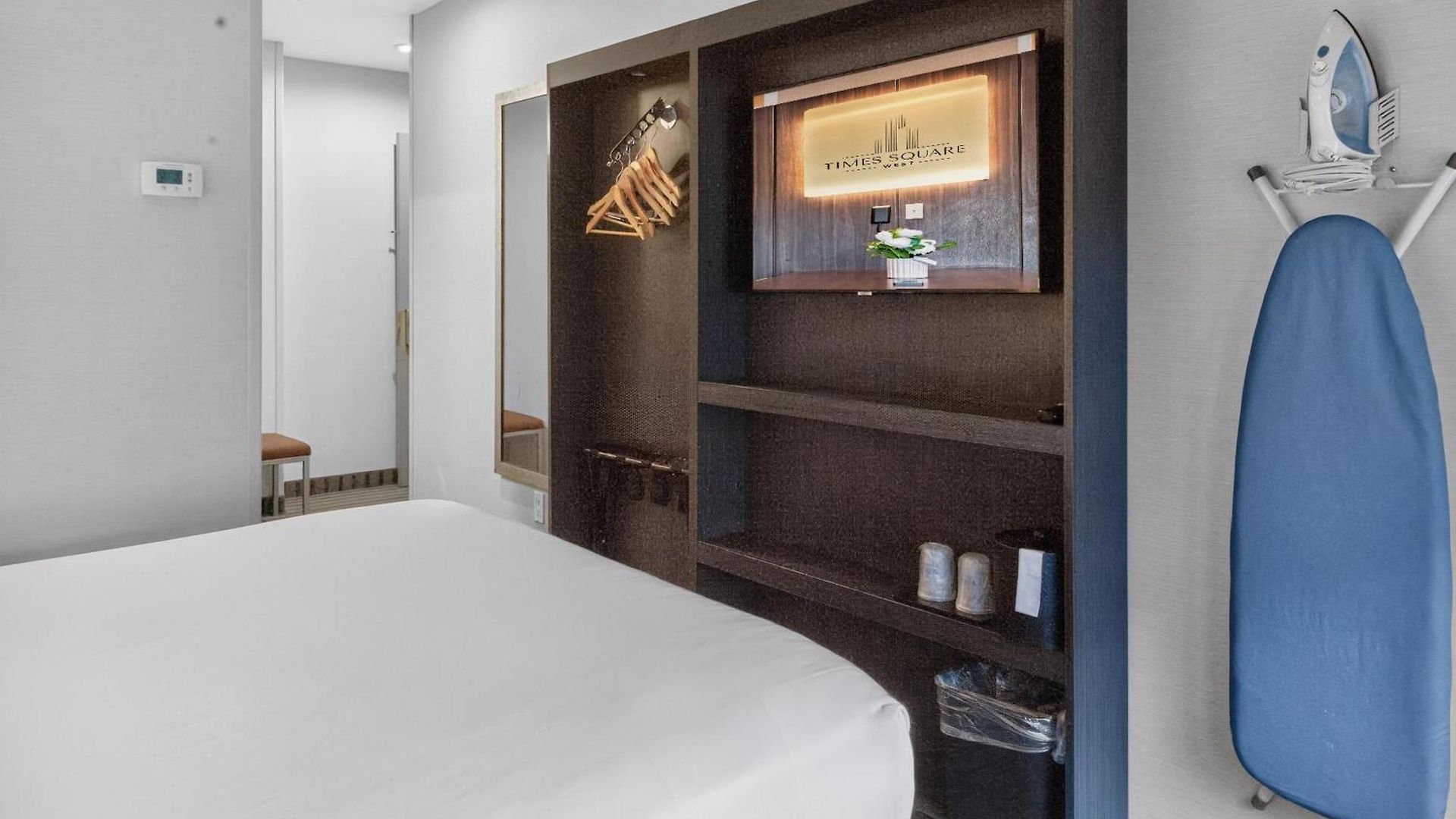 Times Square West Hotel, Bw Signature Collection 3* New York