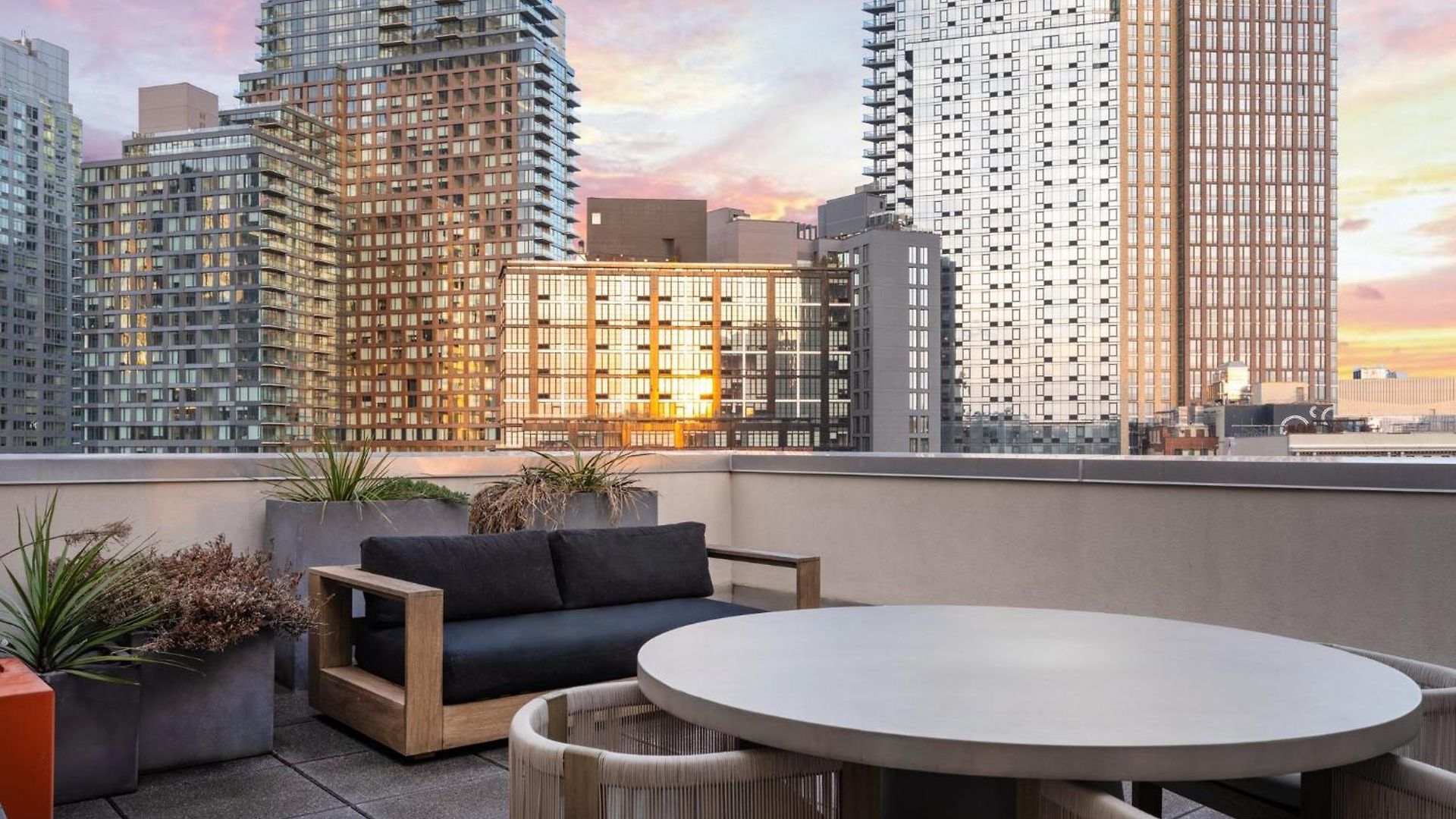 Even Brooklyn By Ihg Hotel