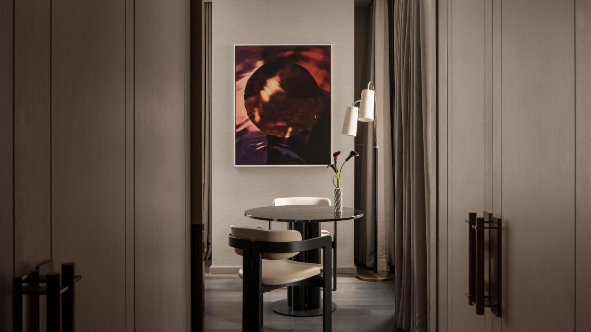 Four Seasons Downtown 5*