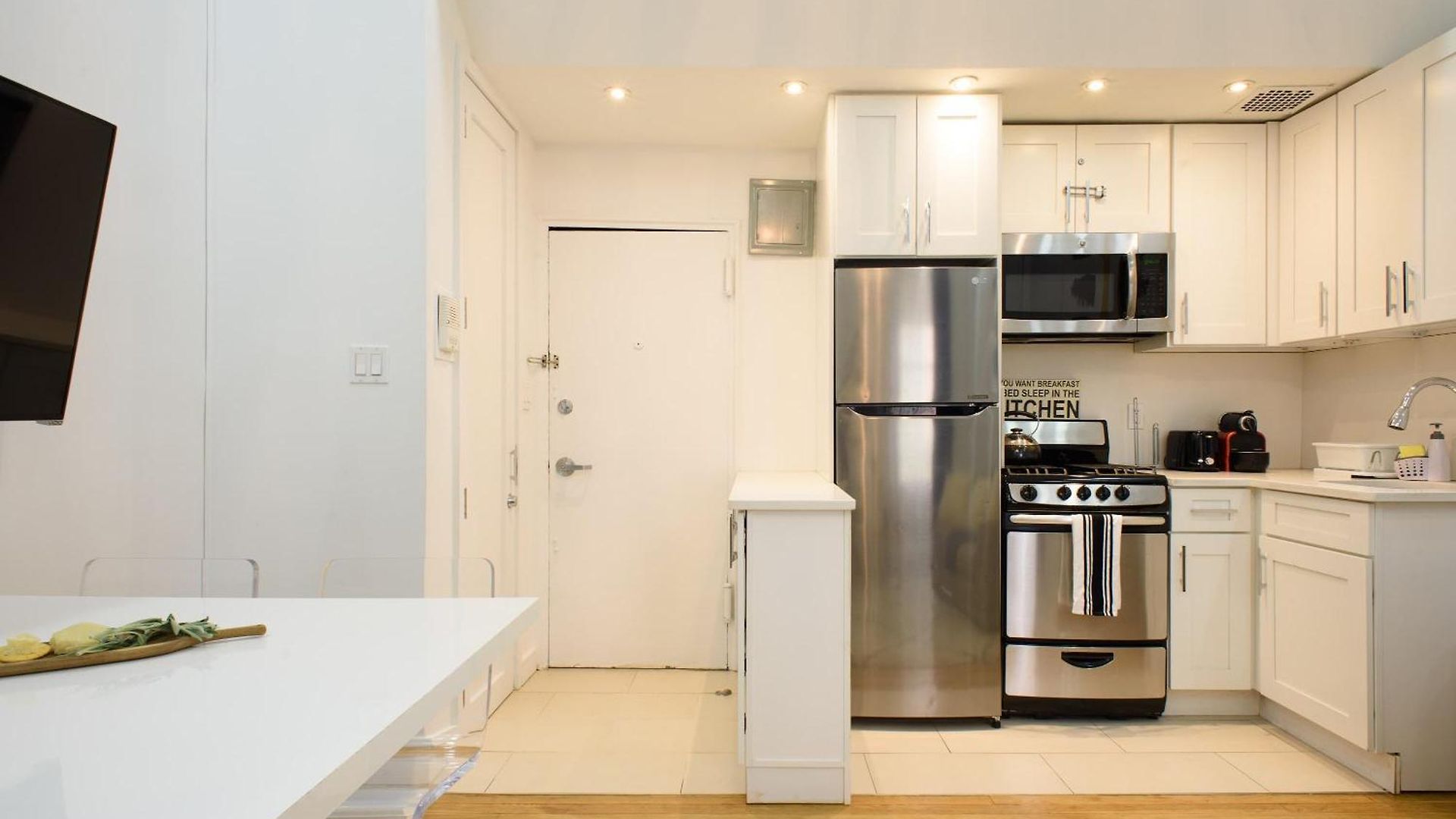 Apartment 62-2b Renovated 1br In Prime Upper East Side New York