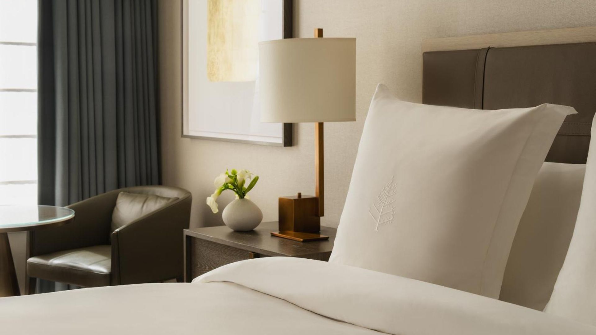 Four Seasons Downtown Hotel 5*