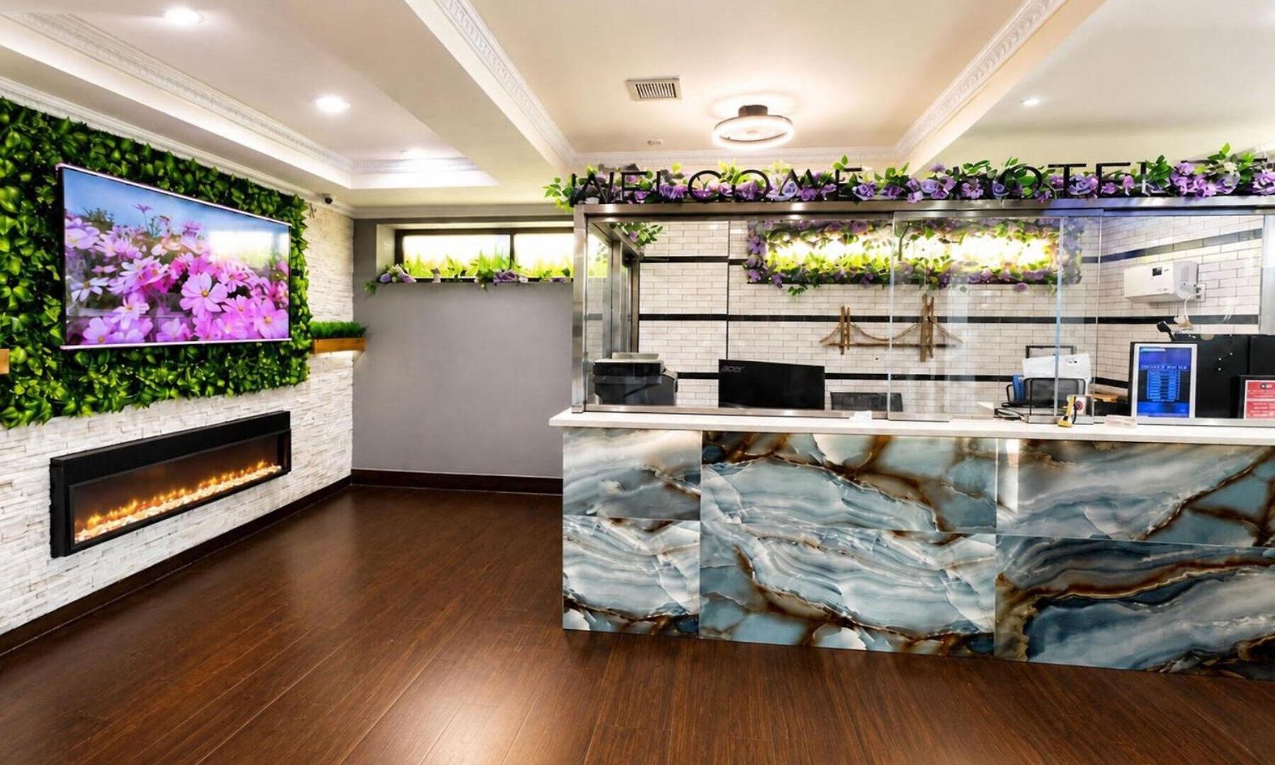 Pergola Jamaica Jfk Hotel New York