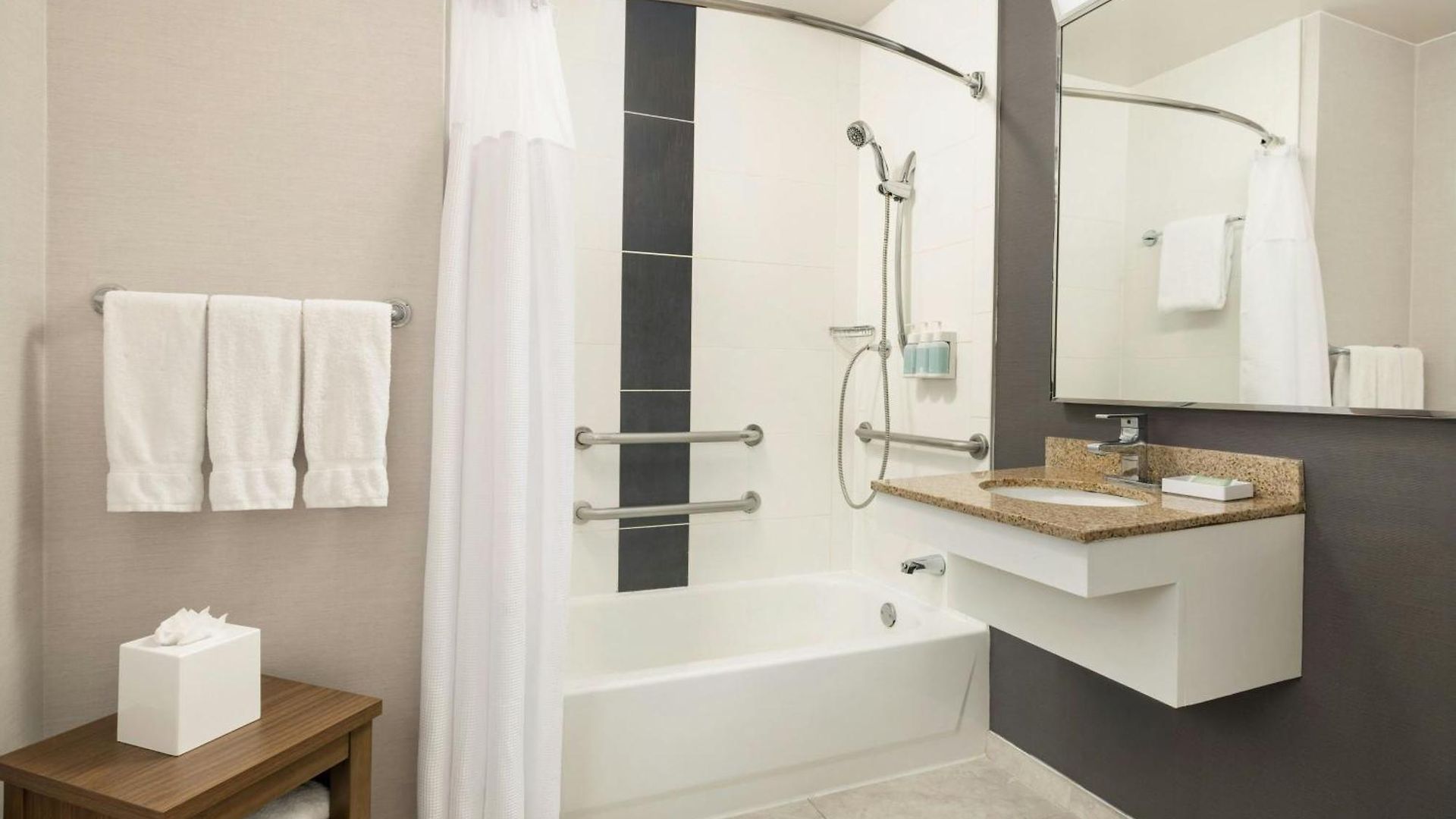 Courtyard Manhattan/midtown East 4*