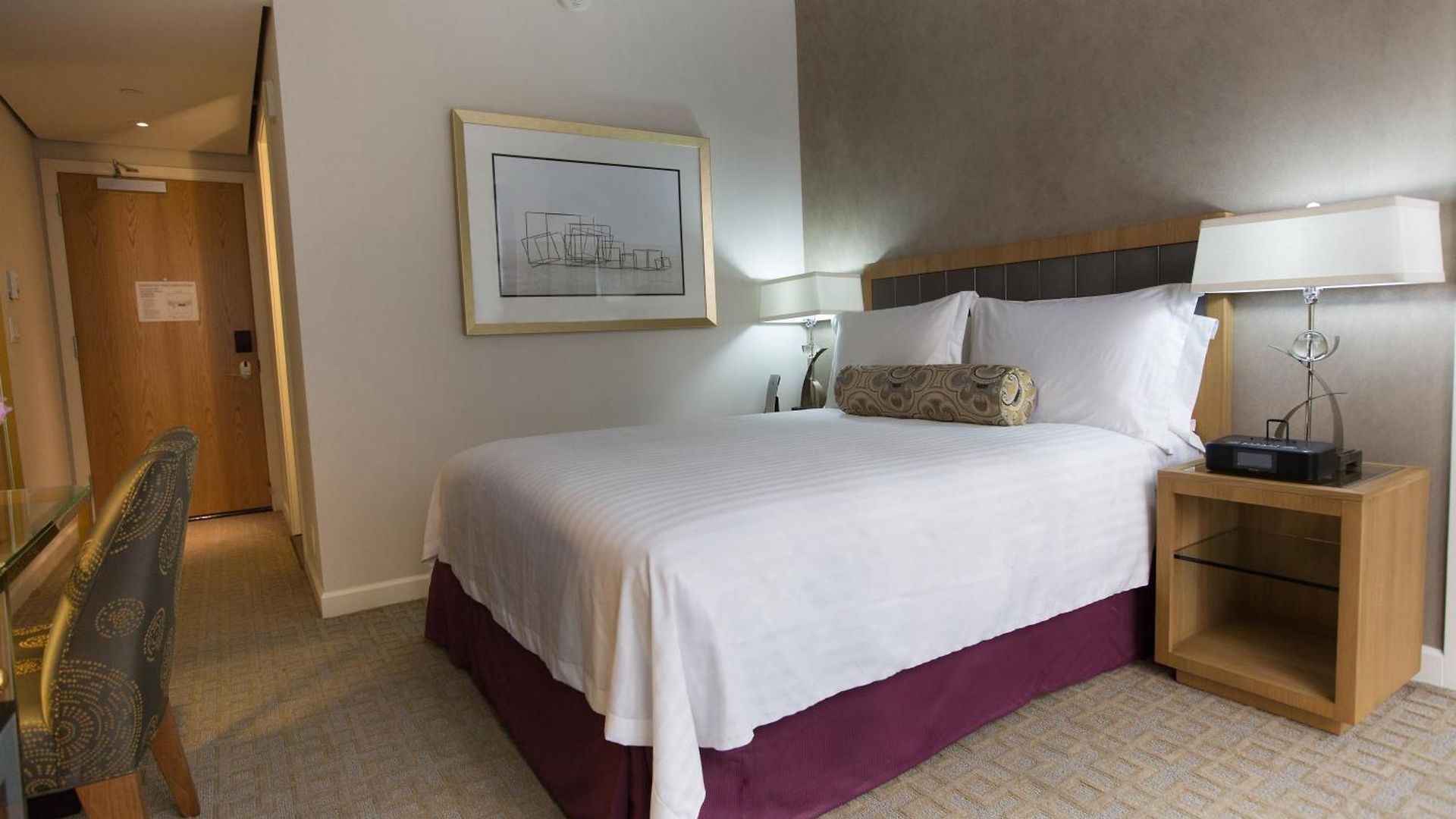Executive Le Soleil Hotel