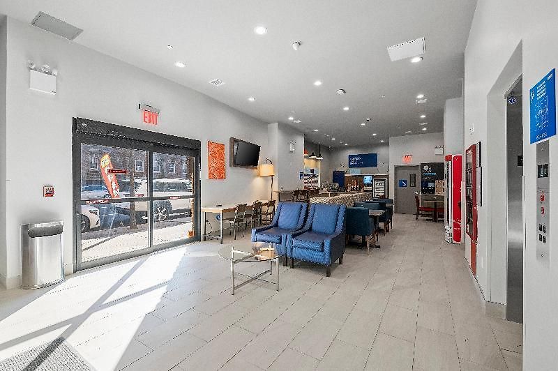 Express & Bronx - Barnabas Area By Ihg Hotel New York