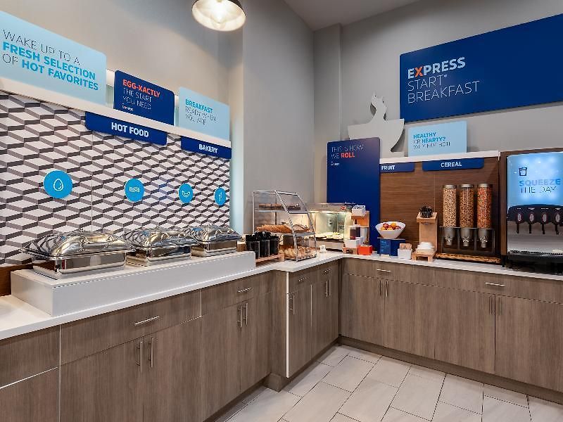 Express & Bronx - Barnabas Area By Ihg Hotel New York