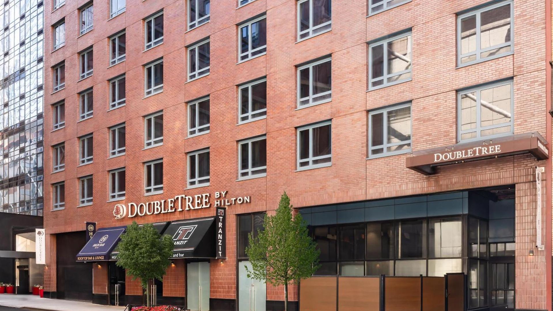 Doubletree By Hilton New York Times Square West 4*