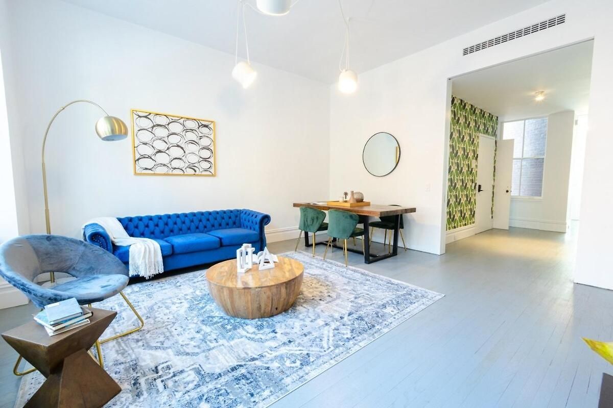 E10-2 Designer East Village Townhouse 1br W D New York