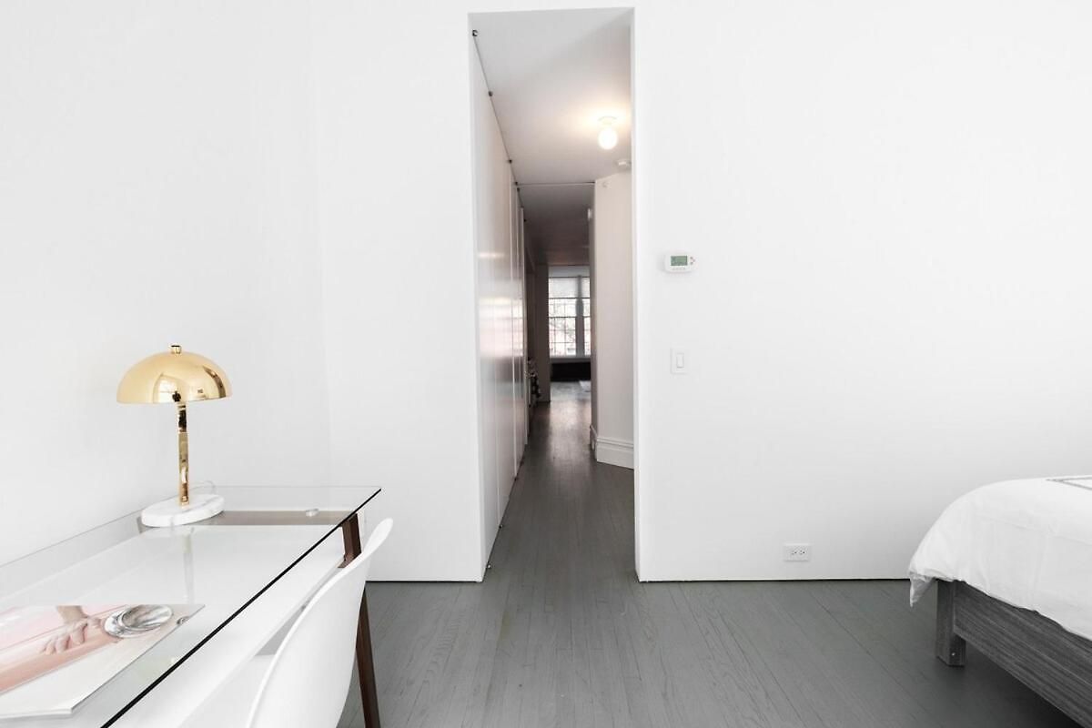 E10-2 Designer East Village Townhouse 1br W D Apartment *