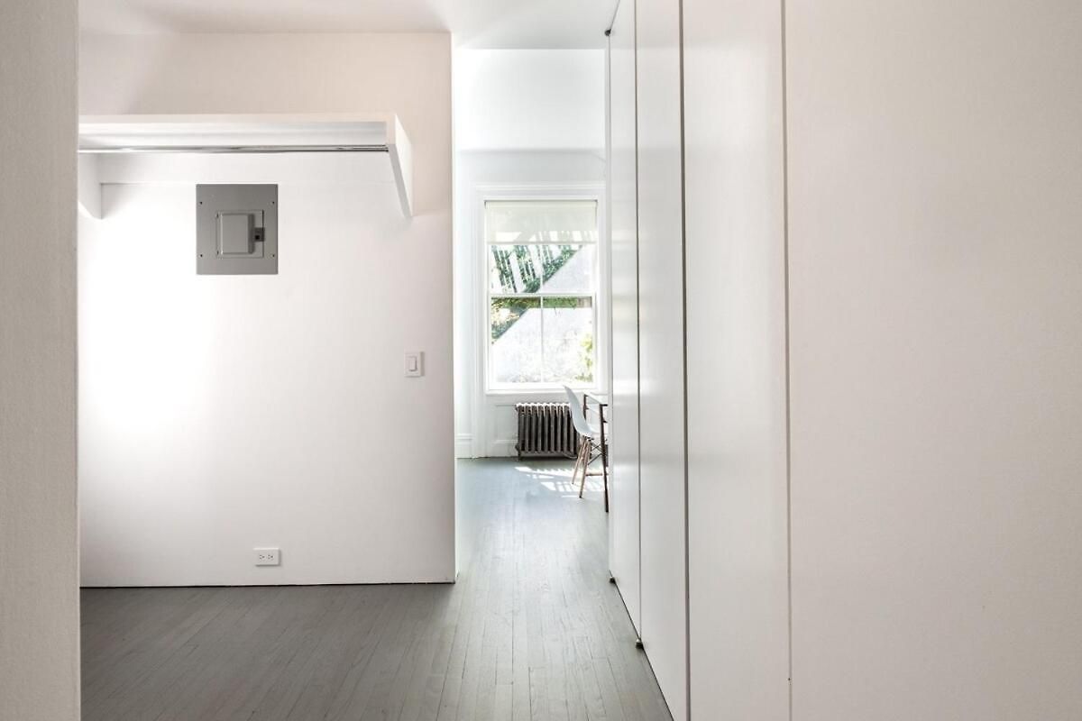 E10-2 Designer East Village Townhouse 1br W D Apartment New York