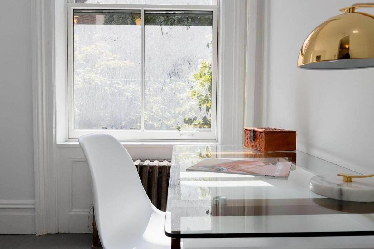 Apartment E10-2 Designer East Village Townhouse 1br W D *