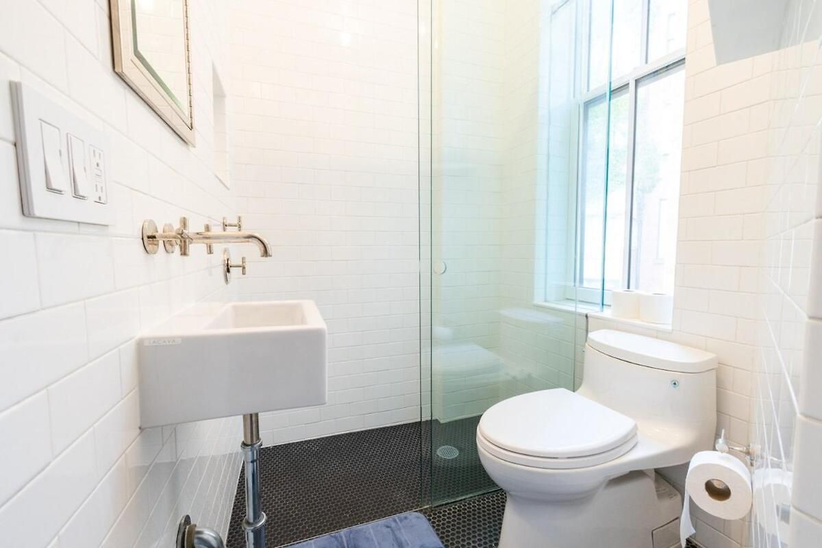 Apartment E10-2 Designer East Village Townhouse 1br W D New York
