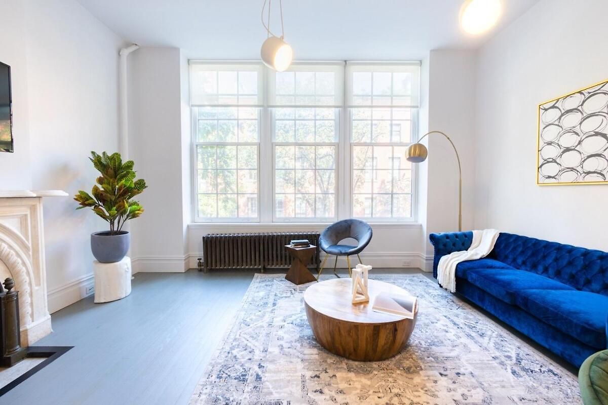 E10-2 Designer East Village Townhouse 1br W D New York