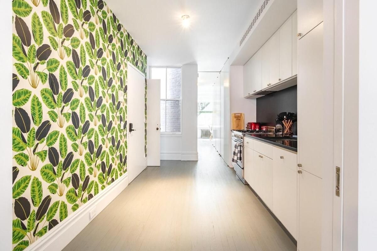 E10-2 Designer East Village Townhouse 1br W D