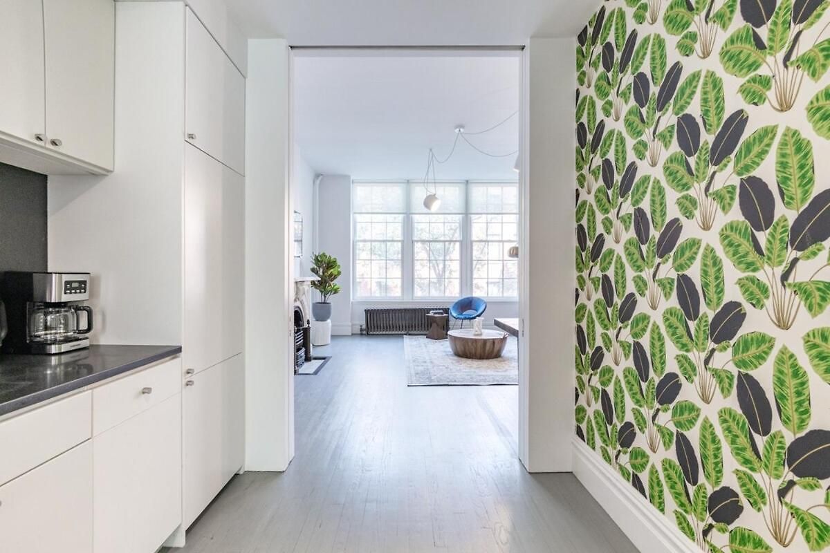 Apartment E10-2 Designer East Village Townhouse 1br W D