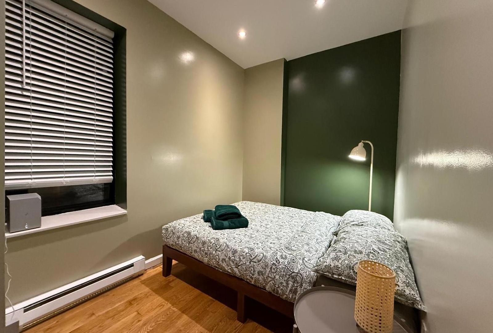 Living At Columbia Apartment *
