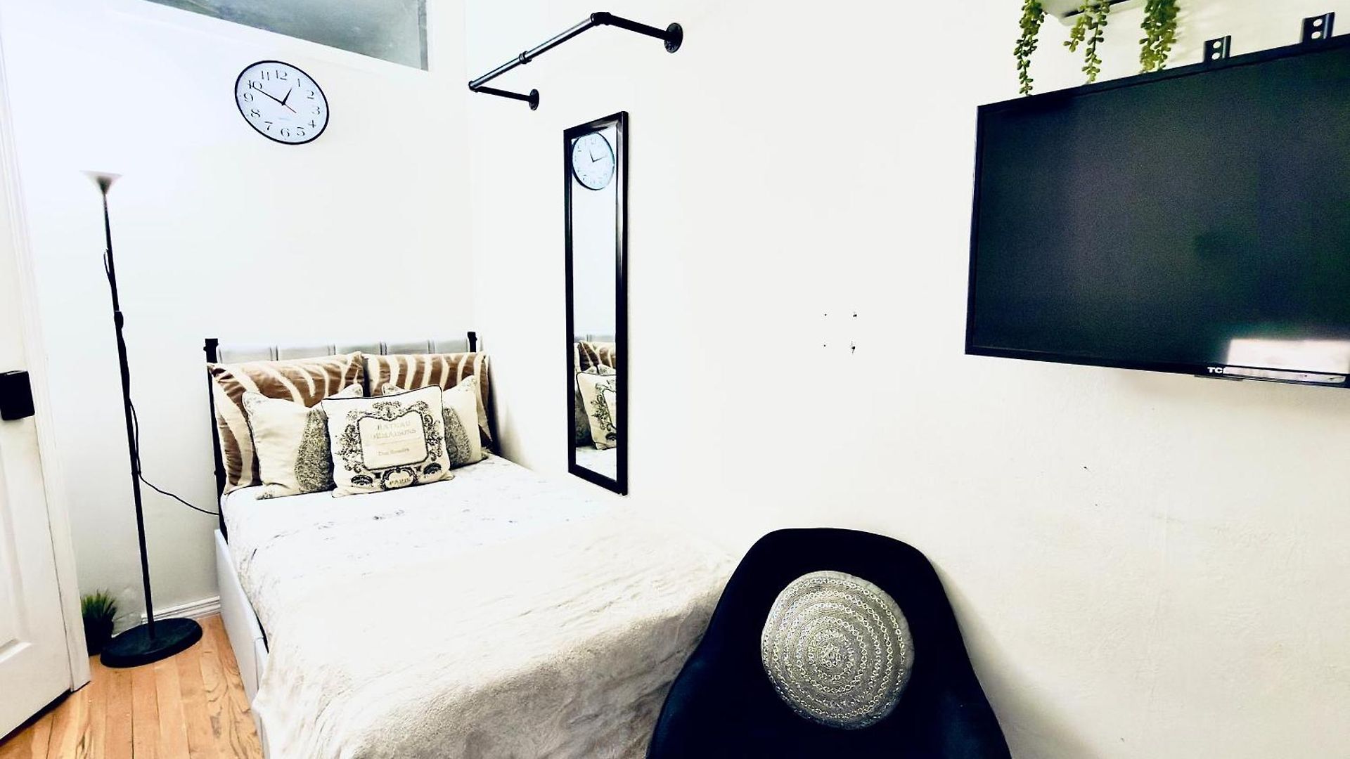 Ues Manhattan #1 In Shared Homestay *