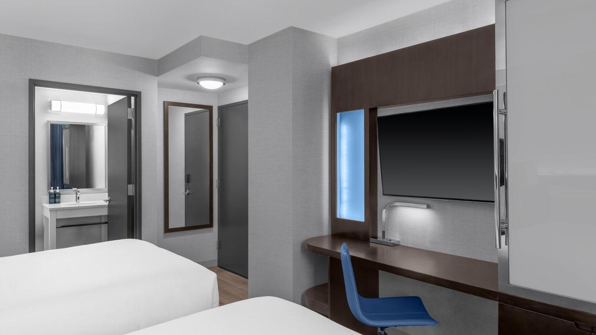 Hotel Four Points By Sheraton Downtown 3*