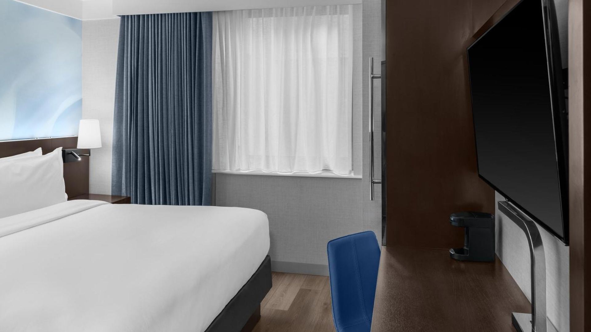 Hotel Four Points By Sheraton Downtown 3*