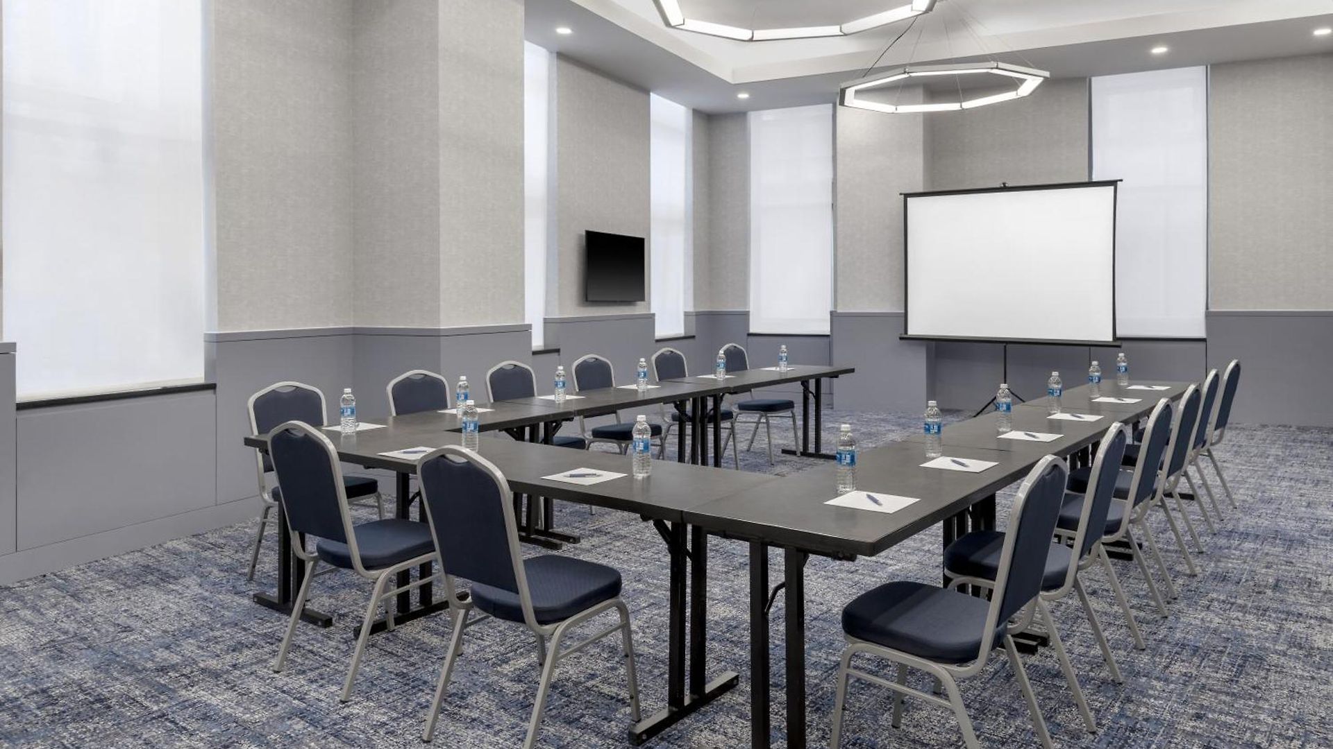 Four Points By Sheraton Downtown 3*