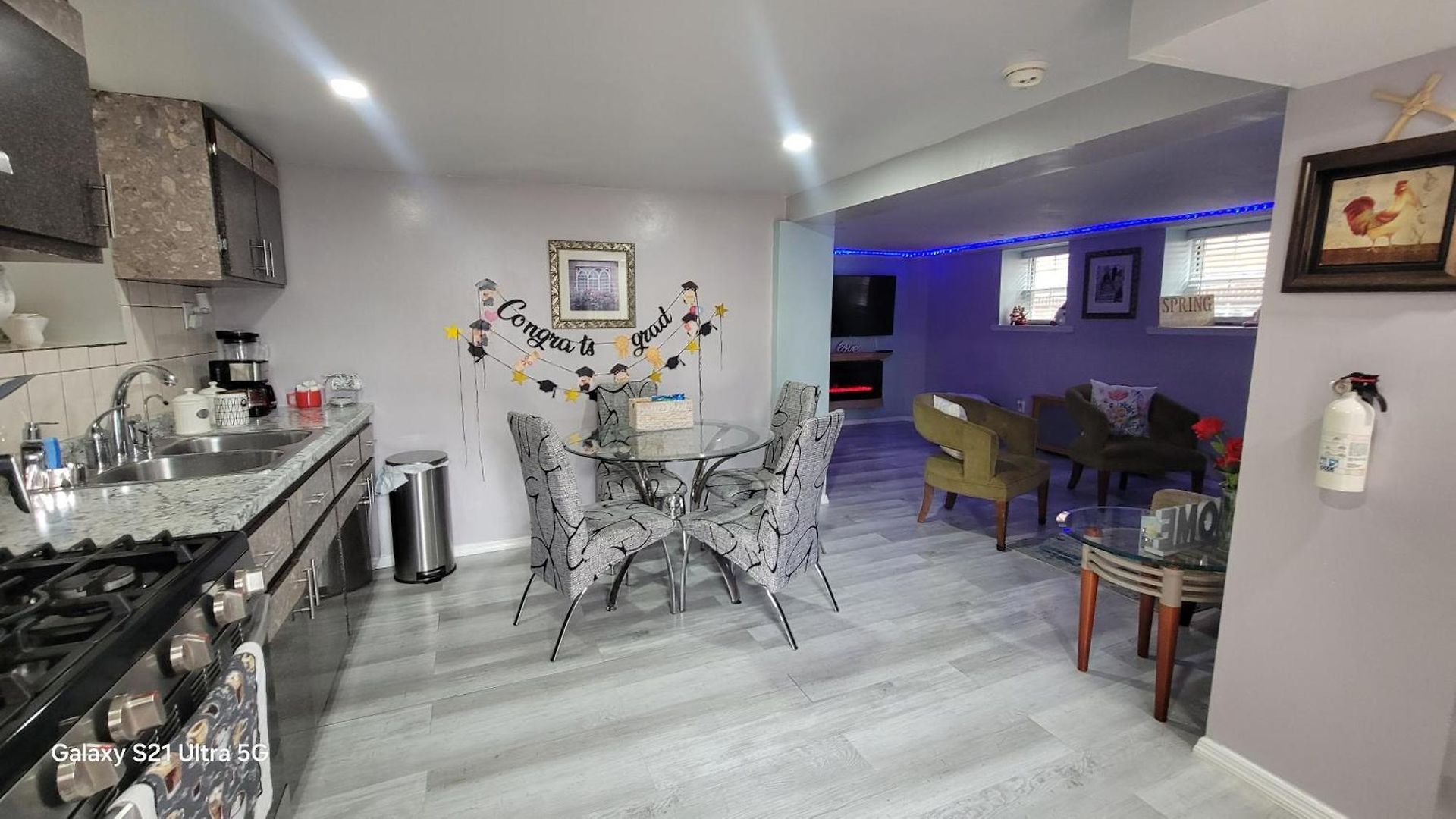 Lovely 2 Bedroom With 2 Entrance And Parking New York