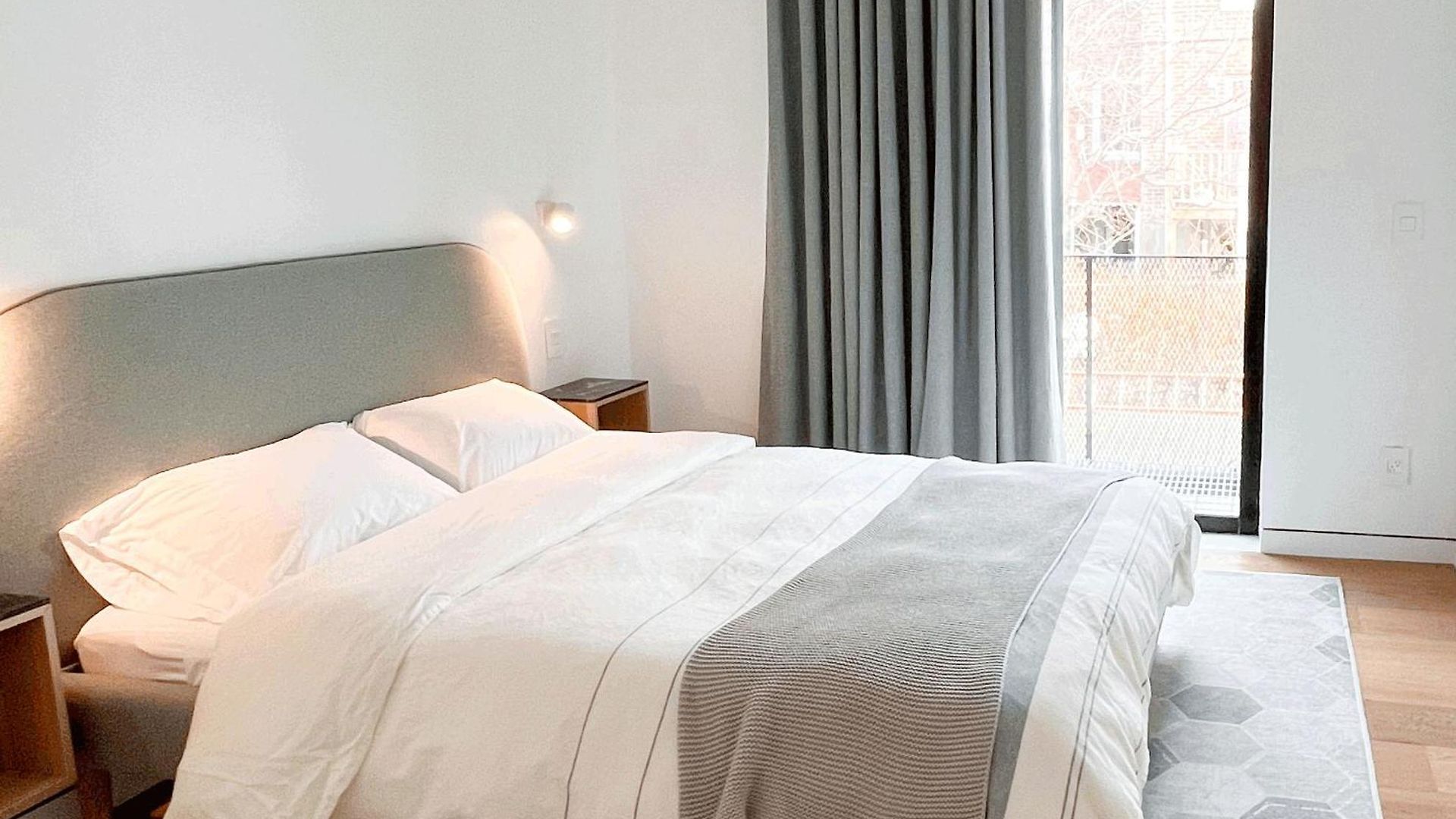 Ample And Cozy In Brooklyn New York