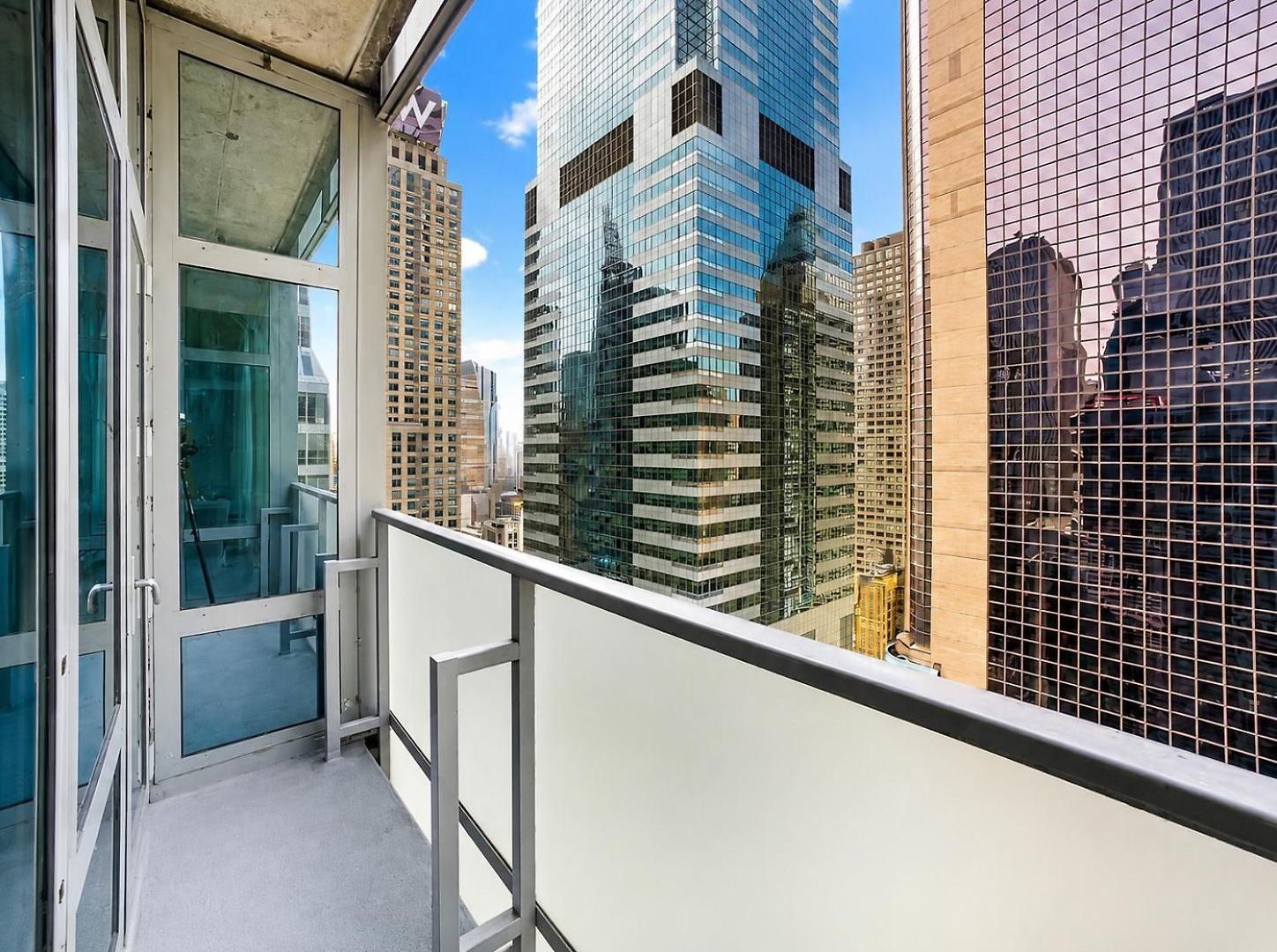Luxurious In Times Square Nyc - 30-day Min New York