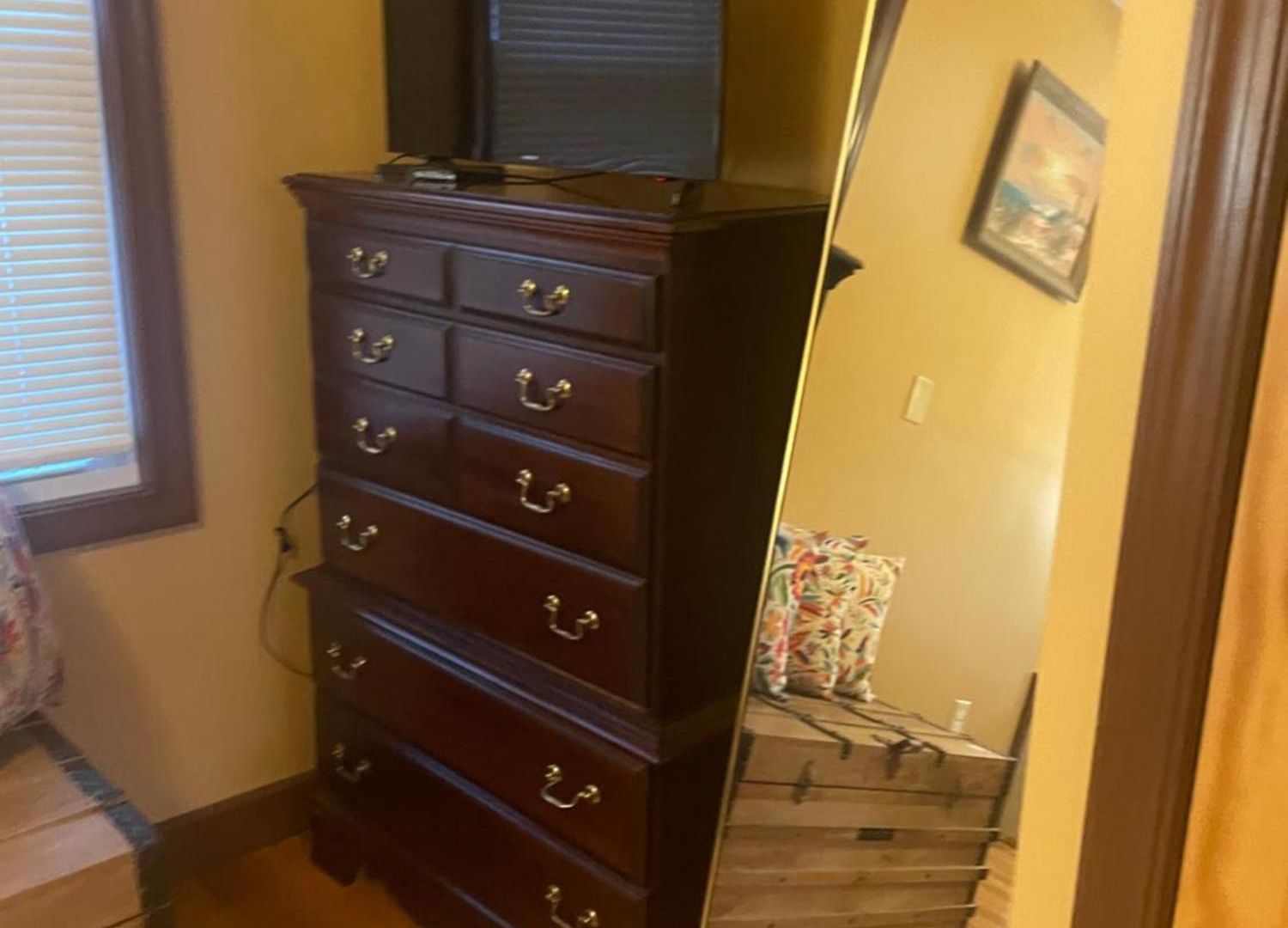Private Unit With Own Entrance To Share