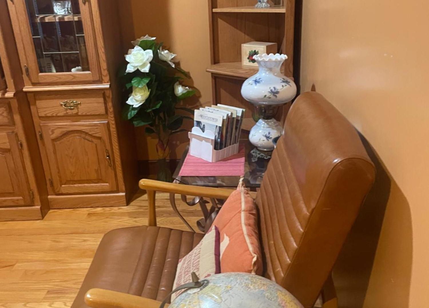Private Unit With Own Entrance To Share *