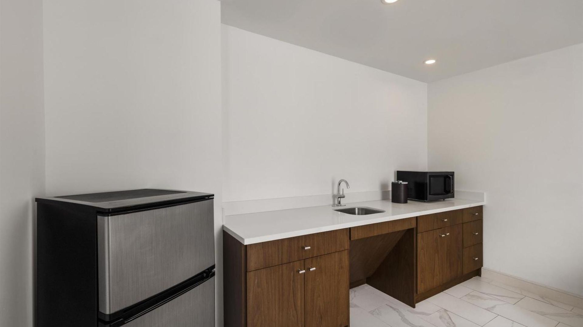 Western Premier Empire State 3*