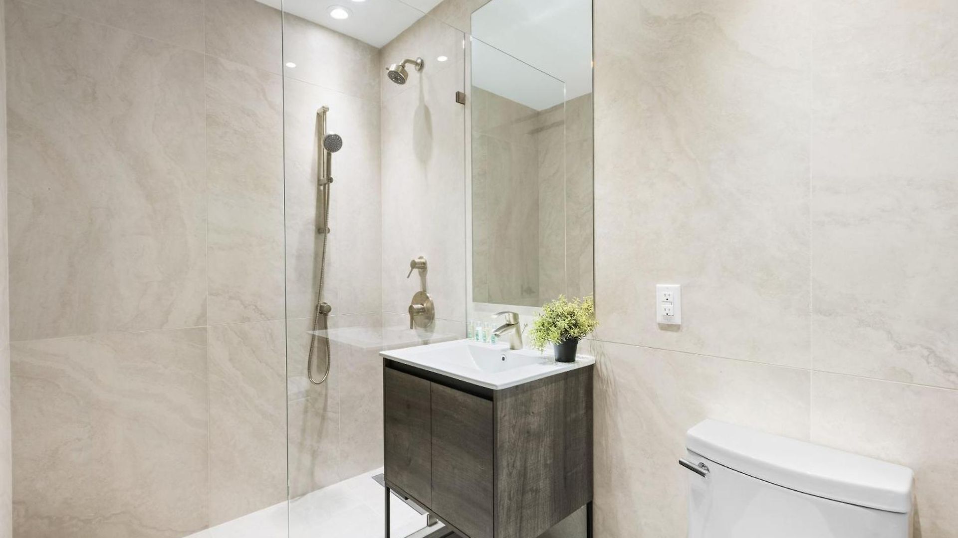 Global Luxury At The Arches Hotel