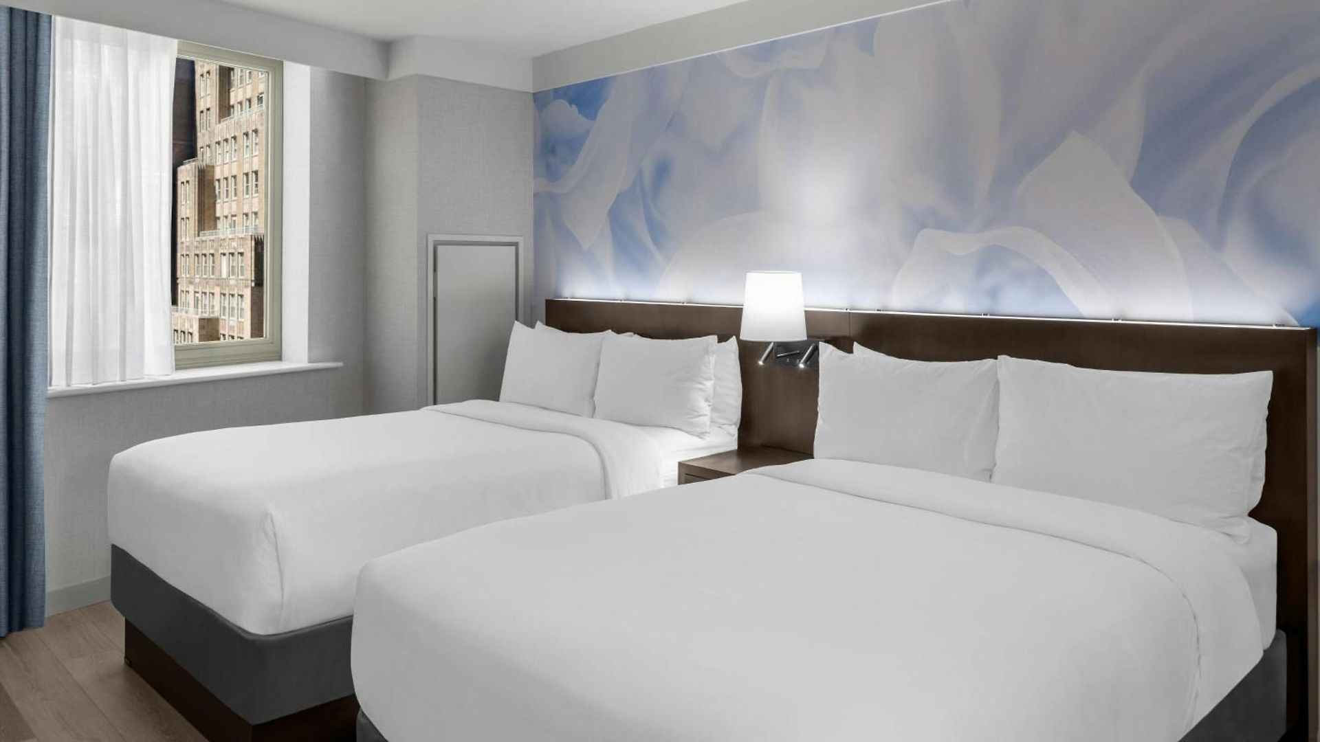 Four Points By Sheraton Downtown 3*