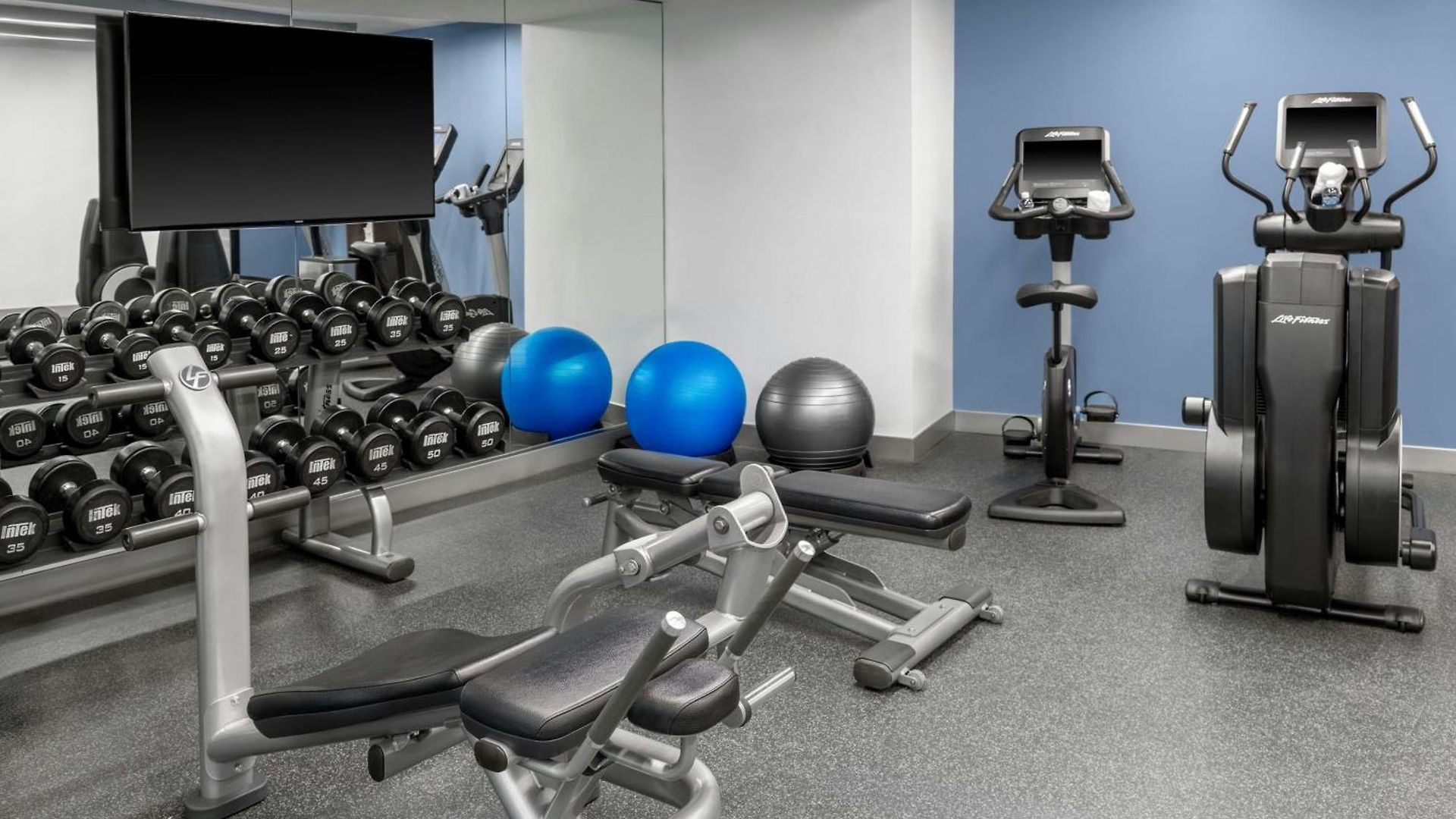 Hotel Four Points By Sheraton Downtown 3*