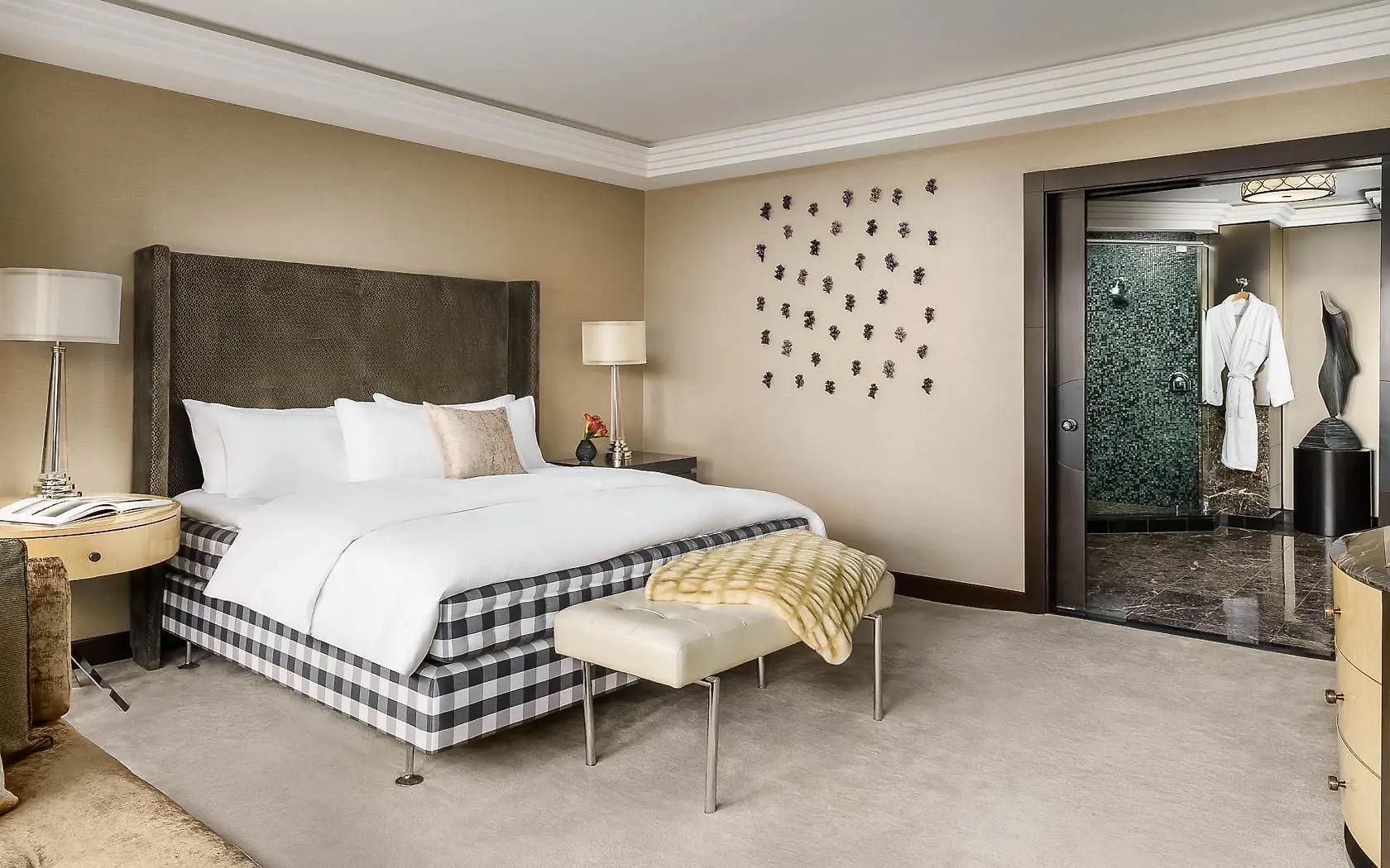 Lotte Palace 5*