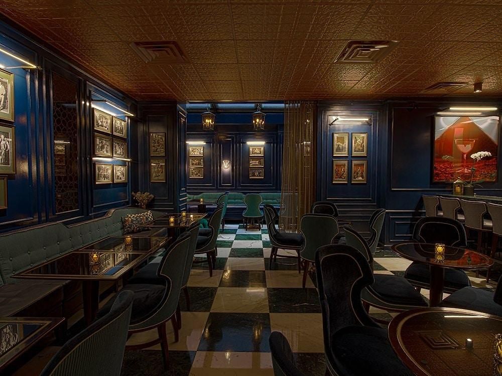 Hotel The Iroquois Times Square, A Small Luxury 5*