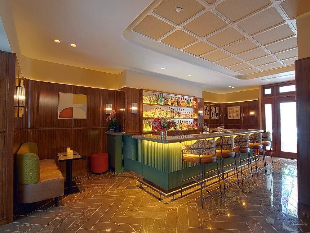 The Iroquois Times Square, A Small Luxury 5* New York