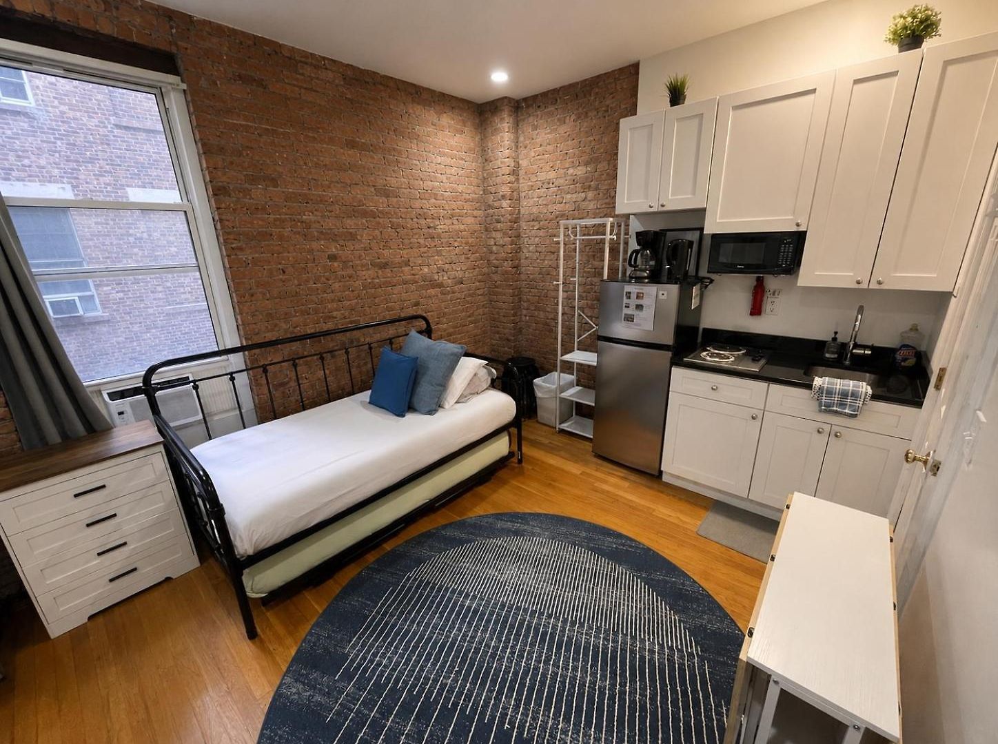 Nest 1 Bedroom Kitchenette Apartment New York
