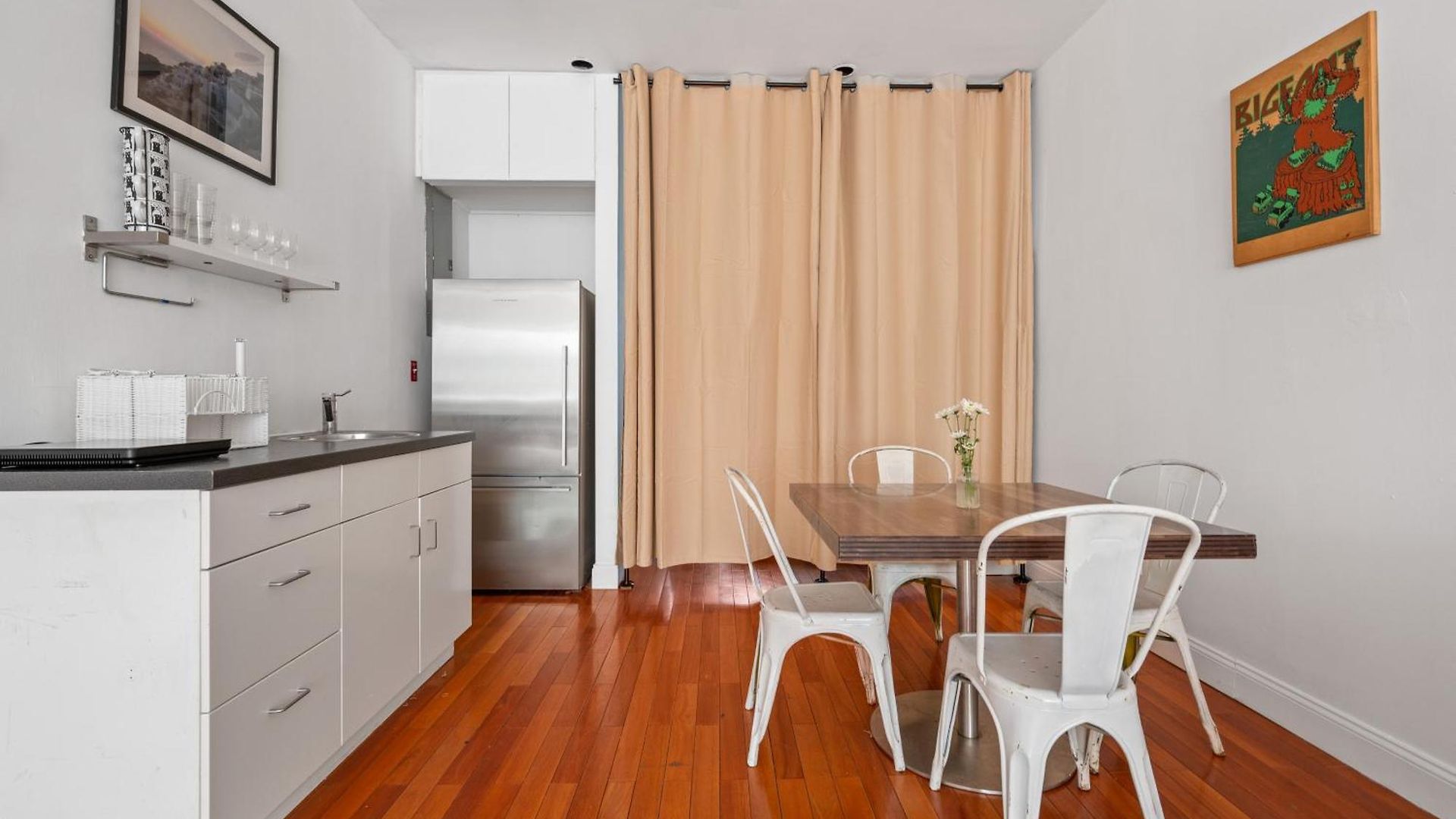 Upper East Side Luxury 3br 2b 1700 Square Feet Hotel