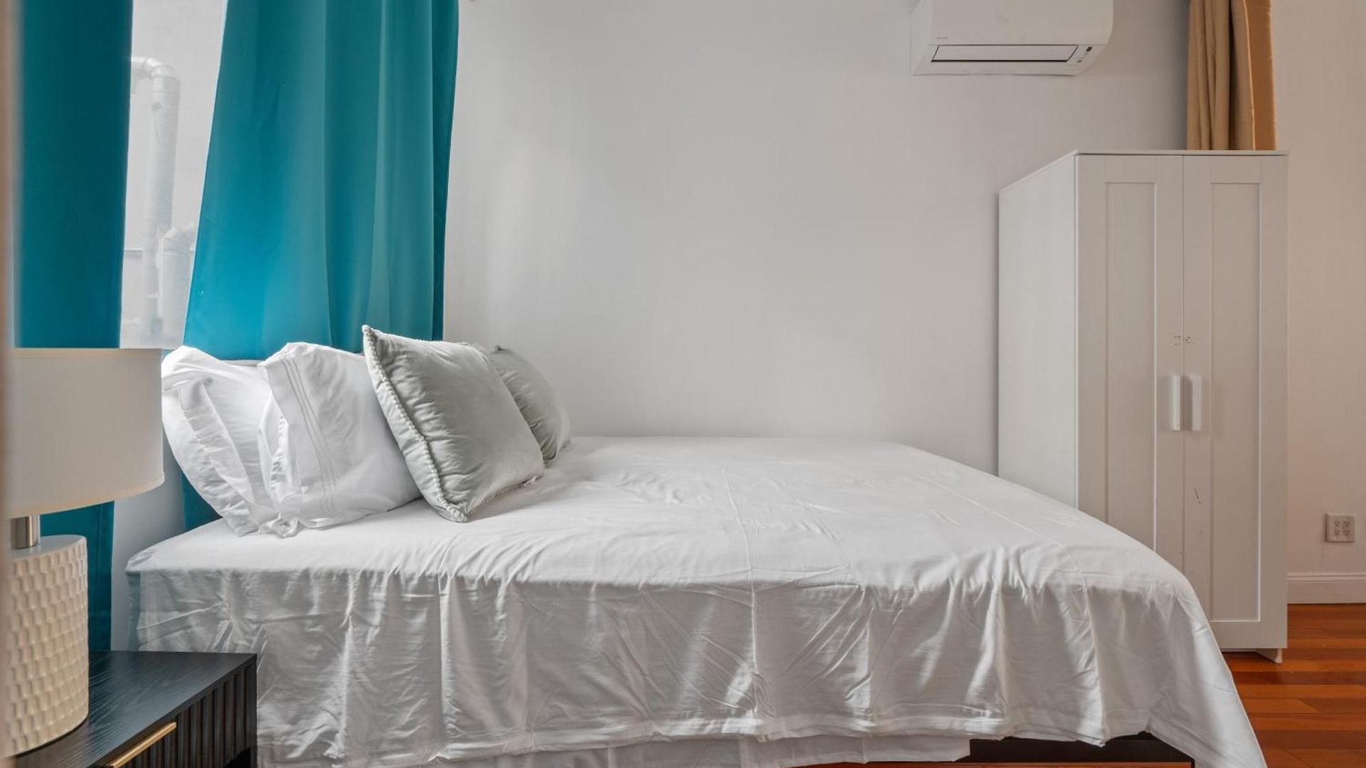 Hotel Upper East Side Luxury 3br 2b 1700 Square Feet