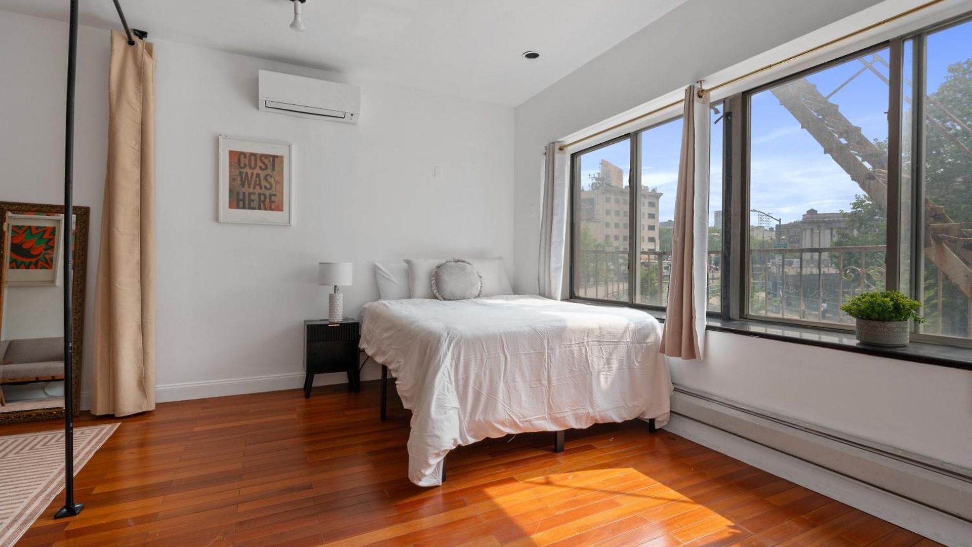 Upper East Side Luxury 3br 2b 1700 Square Feet Hotel 4*