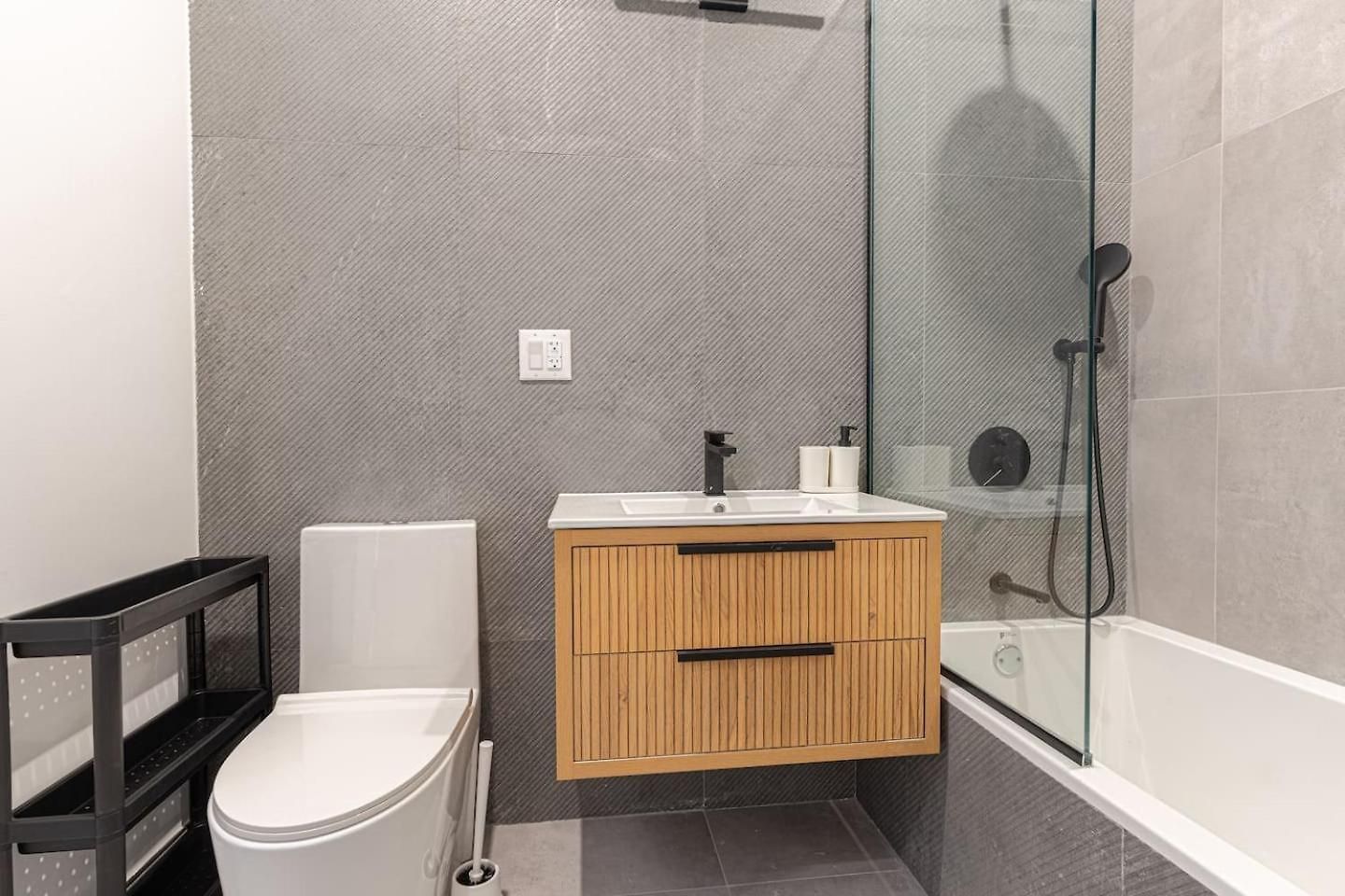 Spacious&renovated Duplex Brooklynbackyard&wd * New York