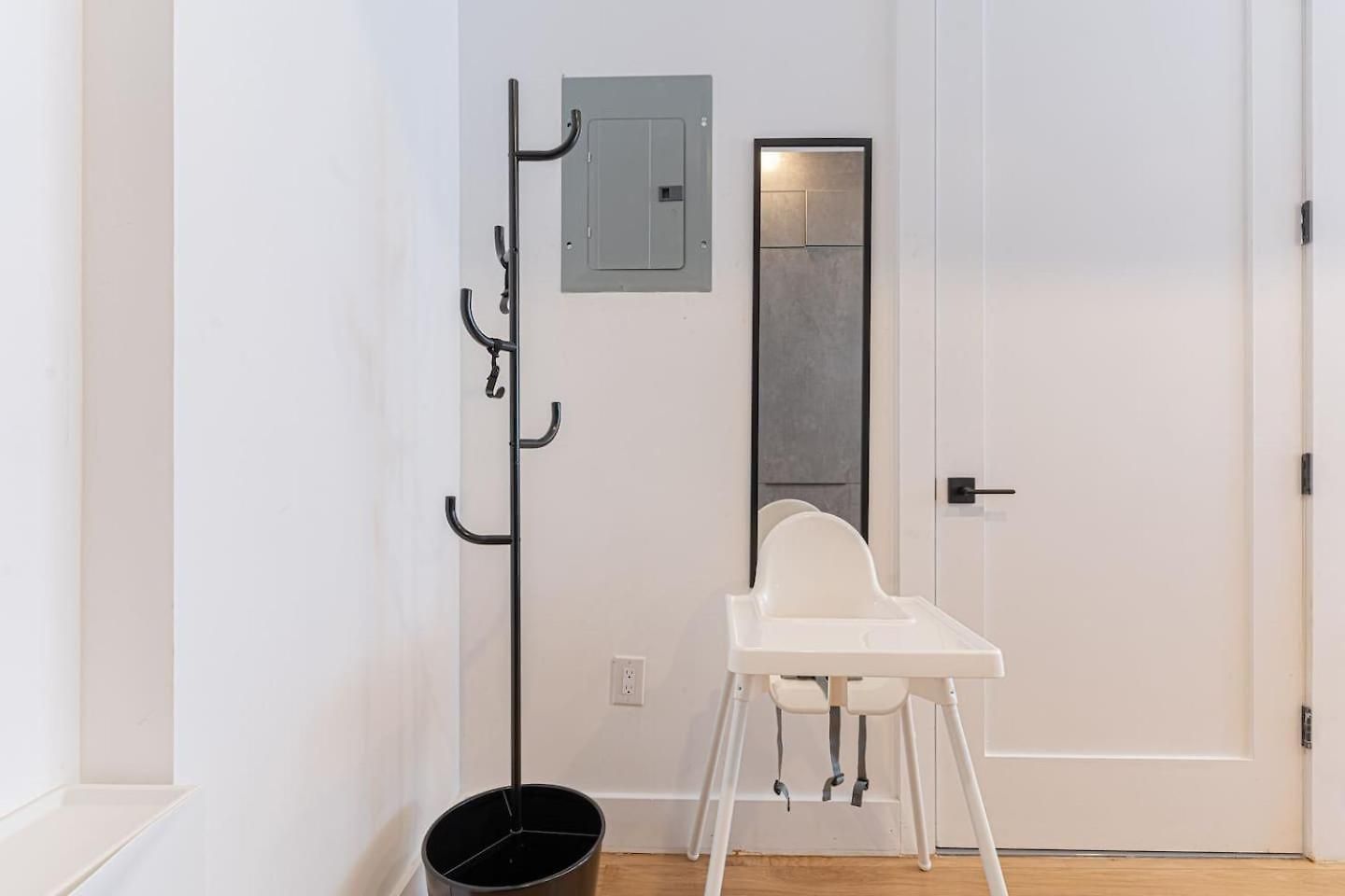 Spacious&renovated Duplex Brooklynbackyard&wd