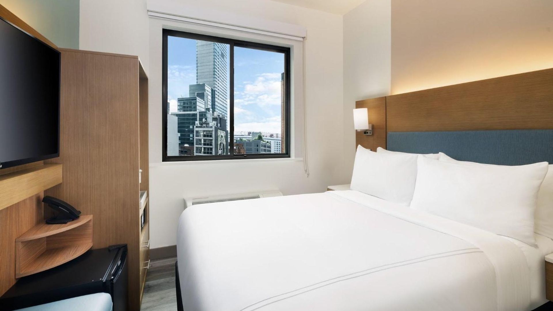 Even Long Island - By Ihg 3*