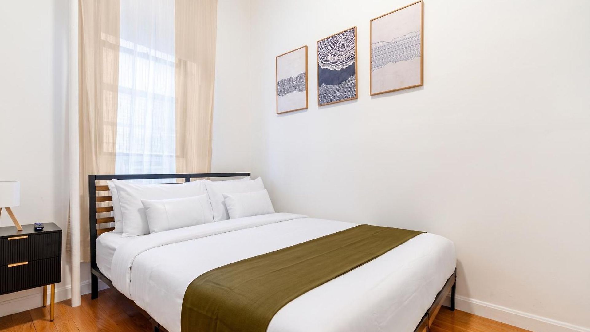 Aura Style 3bd At Times Square Manhattan New York