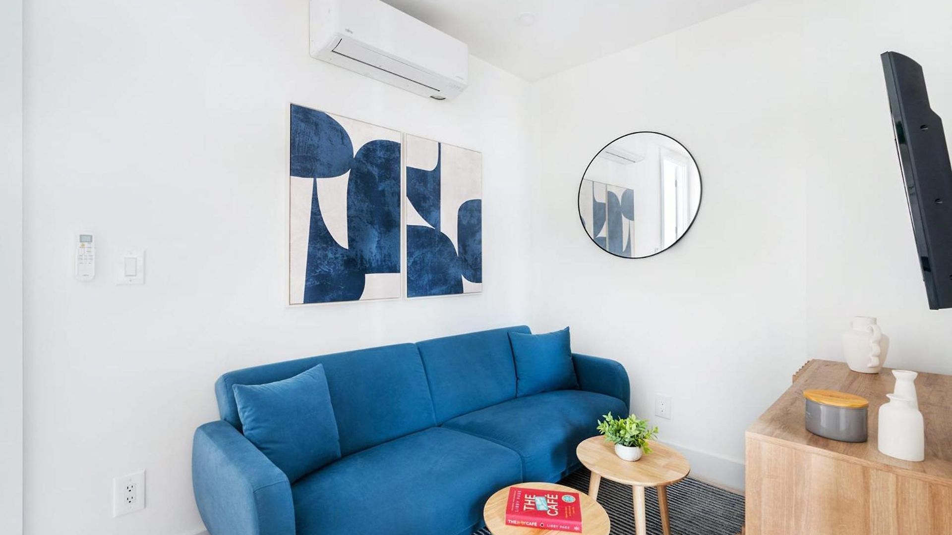 48 Midtown West Apartment *