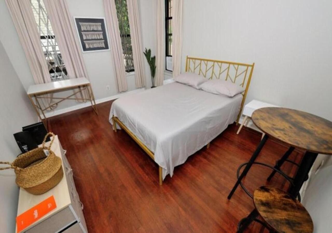 Cozy Near Park!, June To Aug 90 Days Required